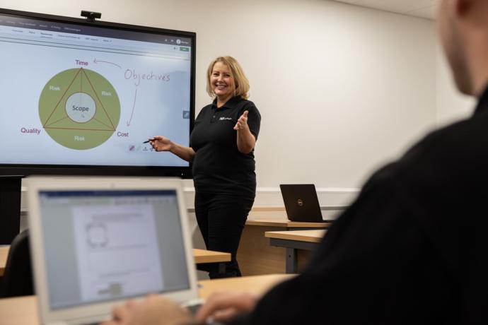Clevertouch Higher Further Education - Education 2 - Electrical Data and EV specialists - Smartplc